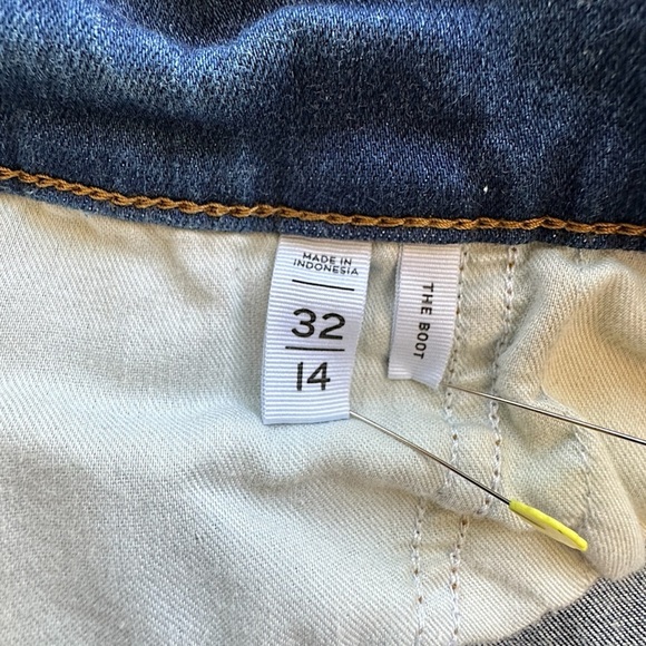 LOFT | NWOT THE BOOT HIGH-RISE STRETCH DENIM JEANS DISTRESSED | SIZE: 14 - Picture 9 of 11